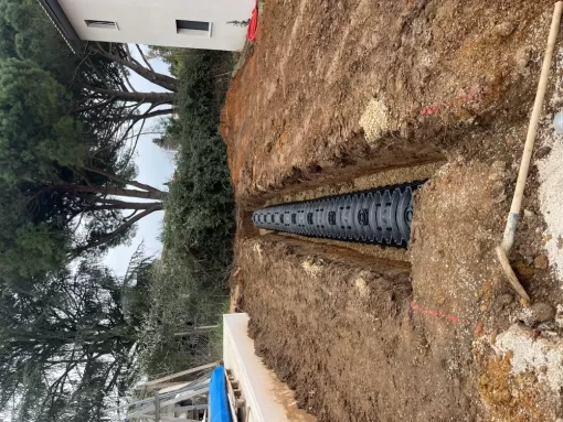 Pose d’une micro station avec tunnel d’infiltration sur Boisseron, Saint-Chinian, Occitanie Terrassement