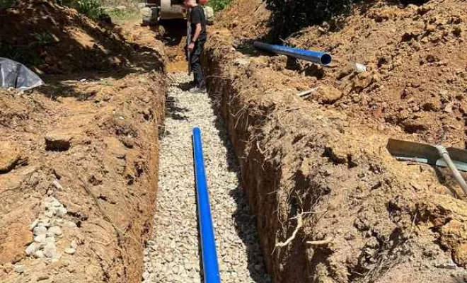 Travaux d'assainissement, Saint-Chinian, Occitanie Terrassement